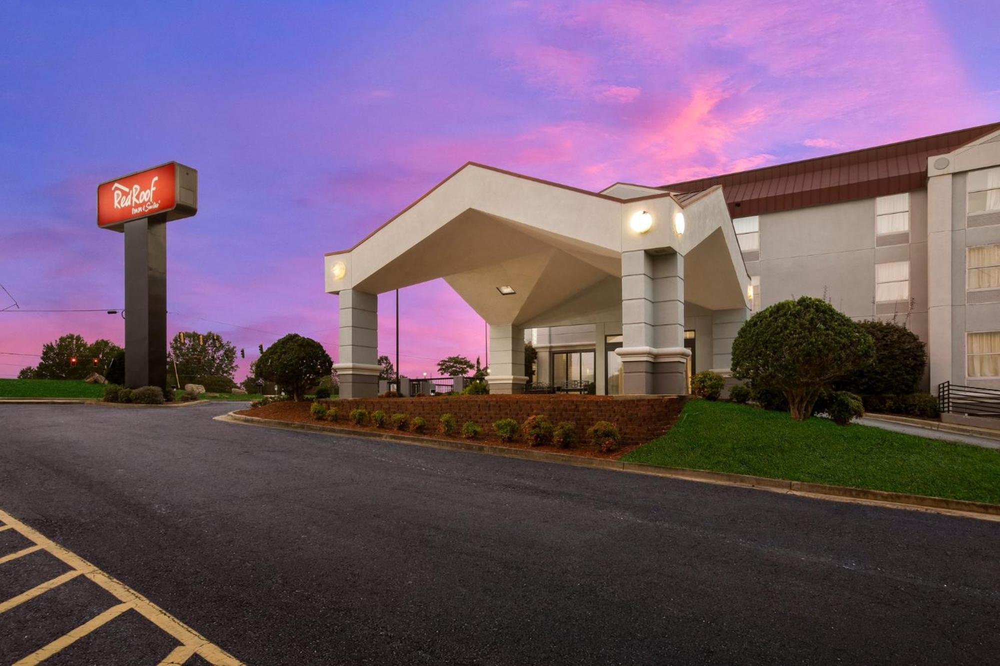 Red Roof Inn & Suites Newnan Buitenkant foto